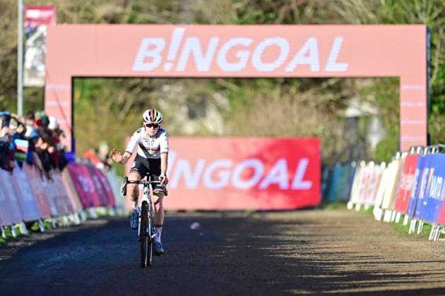 UCI Cyclocross World Cup Dublin 2024 DUBLIN, IRELAND - DECEMBER 01 : Van Empel Fem (NED) of Visma Lease A Bike during the second leg of the UCI Cyclocross World Cup series 2024-2025 for Women Elite in Dublin, Ireland, 01 12 2024 Dublin Ireland  Copyright: xBcex