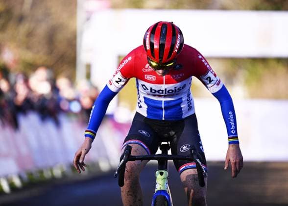 Dutch Lucinda Brand celebrates as she crosses the finish line at the women s elite race of the World Cup cyclocross cycling event in Dublin, Ireland, stage 2 (out of 12) of the UCI World Cup cyclocross competition, Sunday 01 December 2024. JASPERxJACOBS  x106947475x