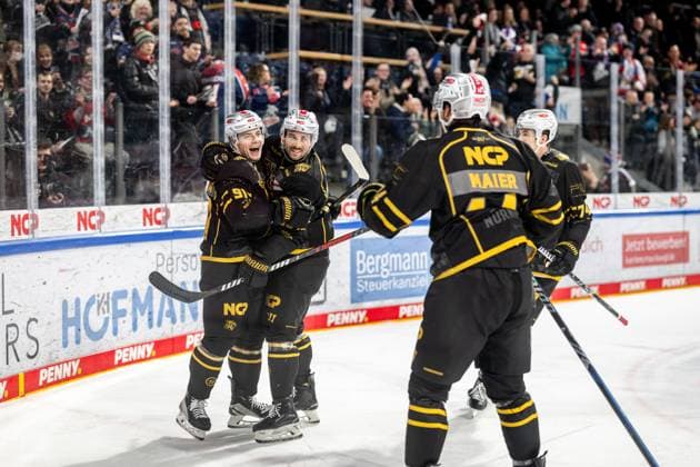 Sport Themen der Woche KW48 Sport Bilder des Tages 01.12.2024 - Eishockey - Saison 2024 2025 - Penny DEL - Nürnberg Ice Tigers Icetigers - Eisbären Berlin - ThHa - xthxhax - Torjubel, Freude, Jubel Jeremy McKenna (91, Nürnberg Ice Tigers, NIT ) Evan Barratt (10, Nürnberg Ice Tigers, NIT ) Cole Maier (14, Nürnberg Ice Tigers, NIT ) Cody Haiskanen (74, Nürnberg Ice Tigers, NIT ) *** 01 12 2024 Ice Hockey Season 2024 2025 Penny DEL Nuremberg Ice Tigers Icetigers Eisbären Berlin ThHa xthxhax Goal celebration, joy, jubilation Jeremy McKenna 91, Nuremberg Ice Tigers, NIT Evan Barratt 10, Nuremberg Ice Tigers, NIT Cole Maier 14, Nuremberg Ice Tigers, NIT Cody Haiskanen 74, Nuremberg Ice Tigers, NIT