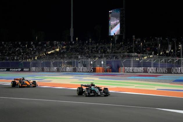 01 12 2024, Losail International Circuit, Doha, Formula 1 Qatar Airways Qatar Grand Prix 2024 ,in the picture George Russell GBR , Mercedes AMG Petronas Formula One Team, Oscar Piastri AUS , McLaren F1 Team Photo by Hasan Bratic DeFodi Images Defodi 506 20241201 hbr 1190 Defodi-506