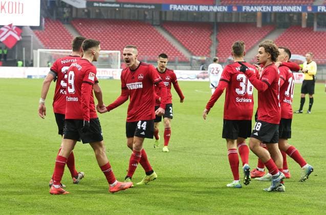 01 12 2024 Soccer season 2024 2025 2 Soccer Bundesliga 14 Matchday 1 FC Nürnberg FCN Club Fortuna Düsseldorf 1895 F95 Sportfoto Zink DaMa xdaxmax DFL regulations prohibit any use of photographs as image sequences and or quasi video only for editorial use Jubel Freude Torjubel nach Tor zum 2 1 Stefanos Tzimas 9, 1 FC Nürnberg FCN und Mannschaft Team jubelt freut sich Torschütze Stefanos Tzimas 9, 1 FC Nürnberg FCN