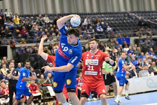 GER, 2 HBL, BHC06, BHC06 vs HSG Nordhorn Lingen 01 12 2024, Düsseldorf, Mitsubishi Electric HALLE, GER, 2 HBL, BHC06 vs HSG Nordhorn Lingen 2 HBL regulations prohibit any use of photographs as image sequences and or quasi video in the picture Aron Seesing BHC 49 at the circle NordphotoxGmbHx xFreund nph00018