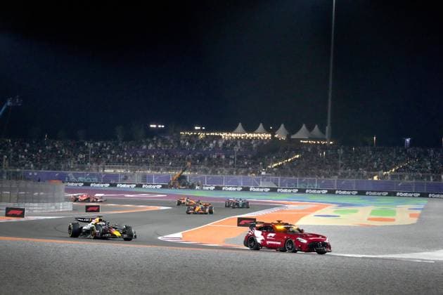 Formula 1 Qatar Airways Qatar Grand Prix 2024 01 12 2024, Losail International Circuit, Doha, Formula 1 Qatar Airways Qatar Grand Prix 2024 ,in the picture Safety Car, Max Verstappen NLD , Oracle Red Bull Racing, Lando Norris GBR , McLaren F1 Team nordphotoxGmbHx xBratic nph00250