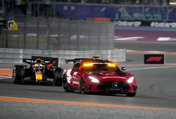 Formula 1 Qatar Airways Qatar Grand Prix 2024 01 12 2024, Losail International Circuit, Doha, Formula 1 Qatar Airways Qatar Grand Prix 2024 ,in the picture Safety Car, Max Verstappen NLD , Oracle Red Bull Racing nordphotoxGmbHx xBratic nph00250