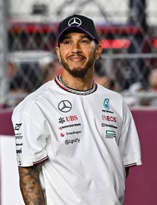 FORMULA ONE QATAR GRAND PRIX 2024 The British Formula One driver Lewis Hamilton of Mercedes attend the drivers parade prior to the Formula 1 Grand Prix of Qatar at Lusail International Circuit in Lusail, Qatar,, on December 1, 2024. DOHA Qatar Copyright: xNOUSHADx