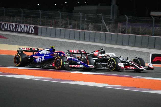 MOTORI - Formula 1 - Formula 1 Qatar Airways - Qatar Grand Prix 2024 - Race Yuki Tsunoda (JPN) - Visa Cash App RB F1 Team - RB VCARB01 - Honda RBPT an Kevin Magnussen (DEN) - MoneyGram Haas F1 Team - Haas VF-24 - Ferrari during the Race of 01.12.2024, Lusail International Circuit, Doha, Formula 1 Qatar Airways Qatar Grand Prix 2024 Qatar Qatar  Copyright: xIPAxSport ABACAx