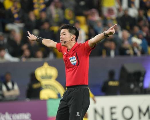Al Nassr vs Al Sadd, AFC Elite Champions League RIYADH, SAUDI ARABIA - December 2: Referee Araki Y --AFC Elite Champions League match between Al Nassr (Saudi Arabia) vs Al Sadd (Qatar) at the King Saud University Stadium- Riyadh, on December 2, 2024 in Saudi Arabia (Photo by Samuello)