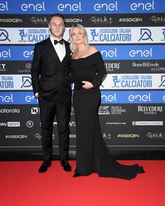 Milano, Red Carpet Galà del calcio AIC 2024 - Teun Koopmeiners con la fidanzata Rosa  Copyright: xAlbertoxTerenghix xipa-agency.nex xVenezia2020x 0782902316st