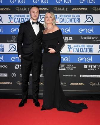Milano, Red Carpet Galà del calcio AIC 2024 - Teun Koopmeiners con la fidanzata Rosa  Copyright: xAlbertoxTerenghix xipa-agency.nex xVenezia2020x 0782902326st