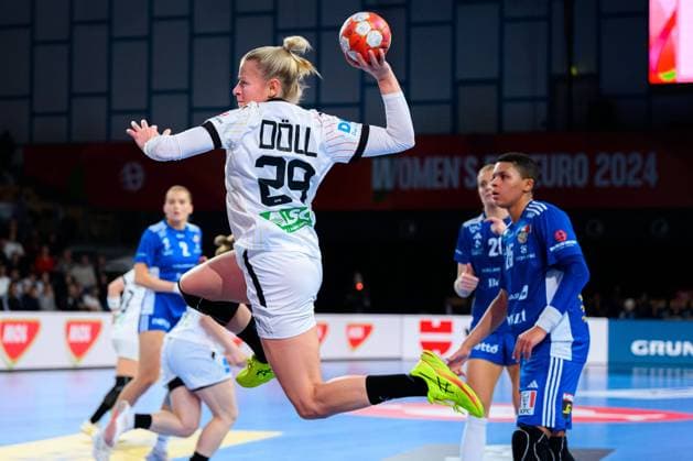Innsbruck, Austria Handball European Championship Womens Preliminary Round Group F Iceland Germany Antje Döll Doell Germany Innsbruck Olympic Hall Austria