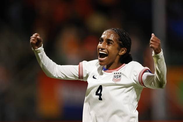 Womens football, Naomi Girma moves from San Diego to Chelsea FC in London for a world record fee