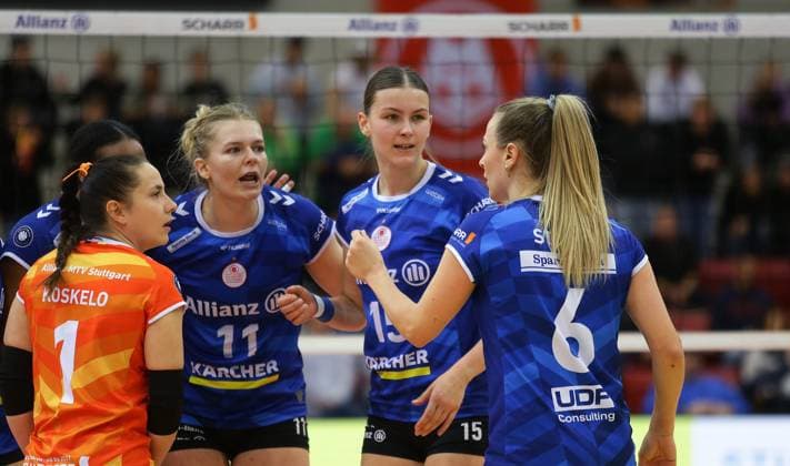 Stuttgart , Volleyball Bundesliga Women, Allianz MTV Stuttgart vs USC Münster , Cheering Stuttgart , from left Roosa Koskelo Pauline Martin Charlotte Krenicky Antonia Stautz