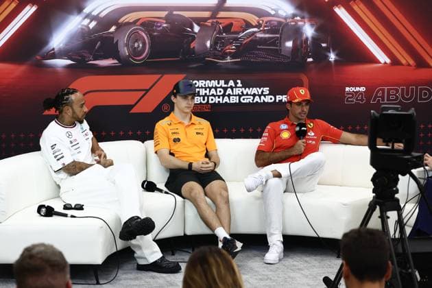 F1 Abu Dhabi Grand Prix 2024 Lewis Hamilton of Mercedes, Oscar Piastri of McLaren and Carlos Sainz of Ferrari during press conference, PK, Pressekonferenz ahead of the Formula 1 Austrian Grand Prix at Yas Marina Circuit in Abu Dhabi, United Arab Emirates on Devember 5, 2024. Abu Dhabi United Arab Emirates  Copyright: xJakubxPorzyckix originalFilename:porzycki-f1abudha241205_npoEA.jpg