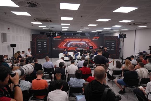 Formula 1 Etihad Airways Abu Dhabi Grand Prix 2024 05 12 2024, Yas Marina Circuit, Abu Dhabi, Formula 1 Etihad Airways Abu Dhabi Grand Prix 2024 , pictured Franco Colapinto ARG , Williams Racing, Max Verstappen NLD , Oracle Red Bull Racing, Nico Hülkenberg DEU , MoneyGram Haas F1 Team nordphotoxGmbHx xBratic nph00250