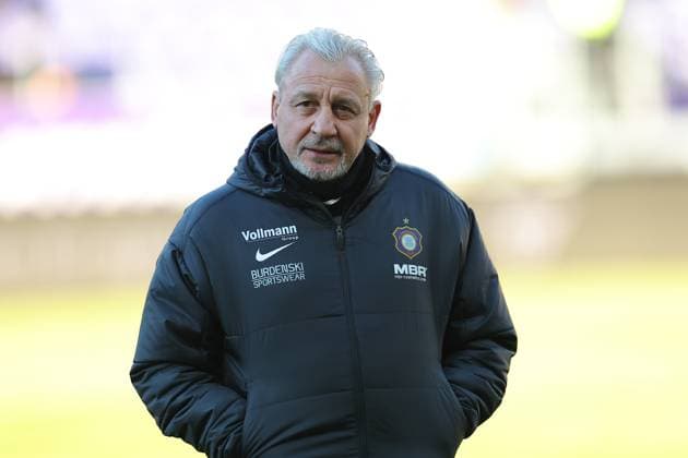 Aue, 30 11 2024, Erzgebirgsstadion, Football, Men, Season 2024 2025, 3 Liga, Matchday 16, FC Erzgebirge Aue SC Verl , In the picture Coach Pavel Dotchev, Erzgebirge Aue ,