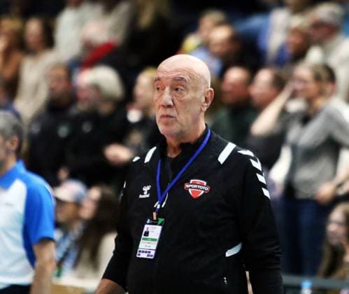 headcoach Nedim OEZBET Ankara , He Volleyballl, CEV Challenge Cup, 2024 25, WWK Volleys Herrsching vs SK Ankara, 05 12 24, GCDW Arena, Herrsching Copyright: WolfgangxFehrmann