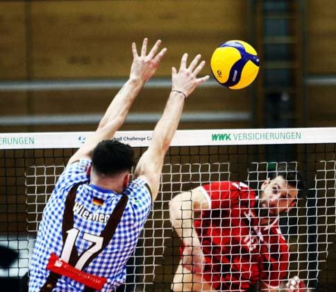 from left Jannes WIESNER Herrsching , Mustafa KOC Ankara , He Volleyballl, CEV Challenge Cup, 2024 25, WWK Volleys Herrsching vs SK Ankara, 05 12 24, GCDW Arena, Herrsching Copyright: WolfgangxFehrmann