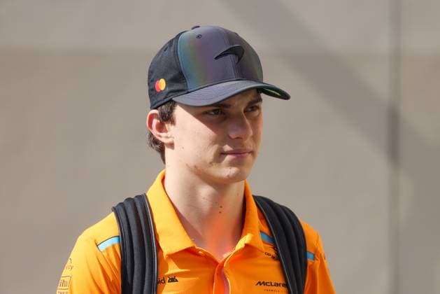 December 6, 2024, Abu Dhabi, United Arab Emirates: Oscar Piastri of McLaren is seen in the paddock ahead of Formula 1 Abu Dhabi Grand Prix at Yas Marina Circuit on December 6th, 2024 in Abu Dhabi, United Arab Emirates. Abu Dhabi United Arab Emirates - ZUMAz156 0783530353st Copyright: xBeataxZawrzelx