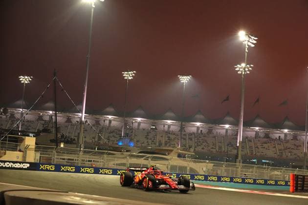 Formula 1 Etihad Airways Abu Dhabi Grand Prix 2024 06 12 2024, Yas Marina Circuit, Abu Dhabi, Formula 1 Etihad Airways Abu Dhabi Grand Prix 2024 , in the picture Carlos Sainz Jr ESP , Scuderia Ferrari HP nordphotoxGmbHx xBratic nph00250