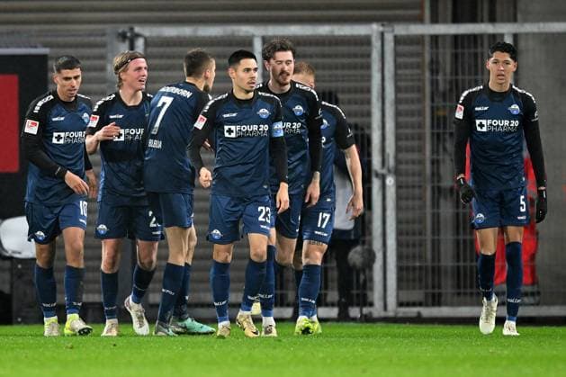 Paderborn, Home Deluxe Arena, 06 12 24, GER, Herren, 2 Bundesliga, Saison 2024 2025, SC Paderborn 07 FC Schalke 04 Bild Felix GOETZE Paderborn jubilates after his goal for 2 2 Only for editorial use DFL regulations prohibit any use of photographs as image sequences and or quasi video NRW Deutschland