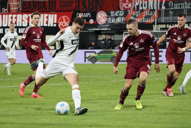 06 12 2024, Football, Men, 2 Bundesliga, Season 2024 2025, SV 07 Elversberg 1 FC Nürnberg, Fisnik Asllani SV 07 Elversberg , Ondrej Karafiat 1 FC Nuernberg Elversberg Ursapharm Arena an der Kaiserlinde Saarland Germany EN Copyright: xSebastianxBachx