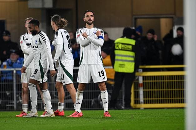Paderborn, Home Deluxe Arena, 06 12 24, GER, Herren, 2 Bundesliga, Saison 2024 2025, SC Paderborn 07 FC Schalke 04 Bild Kenan KARAMAN Schalke cheers after his goal for 2 3 Only for editorial use DFL regulations prohibit any use of photographs as image sequences and or quasi video NRW Germany