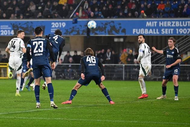 Paderborn, Home Deluxe Arena, 06 12 24, GER, Herren, 2 Bundesliga, Saison 2024 2025, SC Paderborn 07 FC Schalke 04 Bild Janik BACHMANN Schalke macht das Tor zum 2 4 Only for editorial use DFL regulations prohibit any use of photographs as image sequences and or quasi video NRW Germany