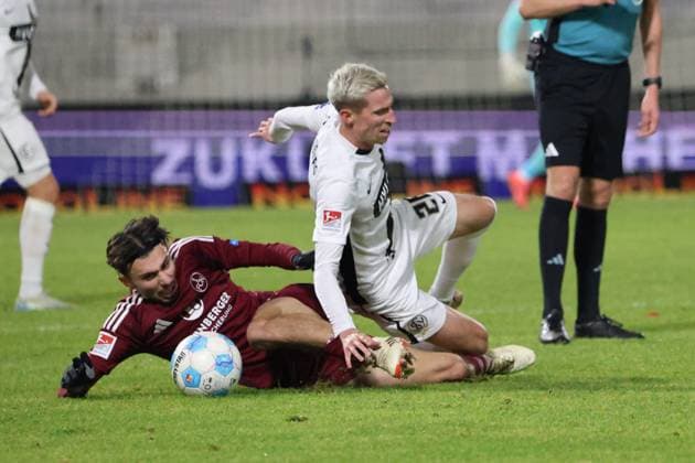 06 12 2024, Football, Men, 2 Bundesliga, Season 2024 2025, SV 07 Elversberg 1 FC Nürnberg, Arne Sicker SV 07 Elversberg , Berkay Yilmaz 1 FC Nuernberg Elversberg Ursapharm Arena an der Kaiserlinde Saarland Germany EN Copyright: xSebastianxBachx