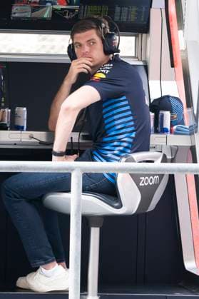 December 6, 2024, Abu Dhabi, United Arab Emirates: MAX VERSTAPPEN (NED) of Oracle Red Bull Racing 1 on the pit wall during practice day of the 2024 Formula 1 Abu Dhabi Grand Prix at the Yas Marina Circuit. Abu Dhabi United Arab Emirates - ZUMAb177 20241206_aap_b177_048 Copyright: xTaidghxBarronx