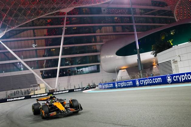December 6, 2024, Abu Dhabi, United Arab Emirates: Lando Norris of McLaren drives on the track during Practice 2 ahead of Formula 1 Abu Dhabi Grand Prix at Yas Marina Circuit on December 6th, 2024 in Abu Dhabi, United Arab Emirates. Abu Dhabi United Arab Emirates - ZUMAz156 20241206_zip_z156_021 Copyright: xBeataxZawrzelx