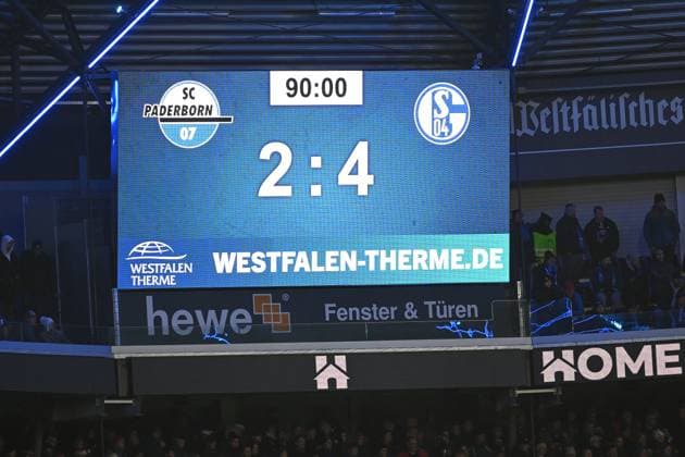 Paderborn, Home Deluxe Arena, 06 12 24, GER, Herren, 2 Bundesliga, Saison 2024 2025, SC Paderborn 07 FC Schalke 04 Bild Anzeigetafel mit Endstand 2 4 Only for editorial use DFL regulations prohibit any use of photographs as image sequences and or quasi video NRW Deutschland