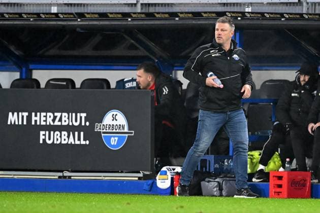 Paderborn, Home Deluxe Arena, 06 12 24, GER, Herren, 2 Bundesliga, Saison 2024 2025, SC Paderborn 07 FC Schalke 04 Bild Trainer Lukas KWASNIOK Paderborn Only for editorial use DFL regulations prohibit any use of photographs as image sequences and or quasi video NRW Germany
