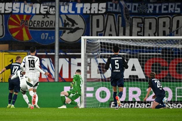 Paderborn, Home Deluxe Arena, 06 12 24, GER, Herren, 2 Bundesliga, Saison 2024 2025, SC Paderborn 07 FC Schalke 04 Bild Moussa SYLLA Schalke macht das Tor zum 1 1 Only for editorial use DFL regulations prohibit any use of photographs as image sequences and or quasi video NRW Germany