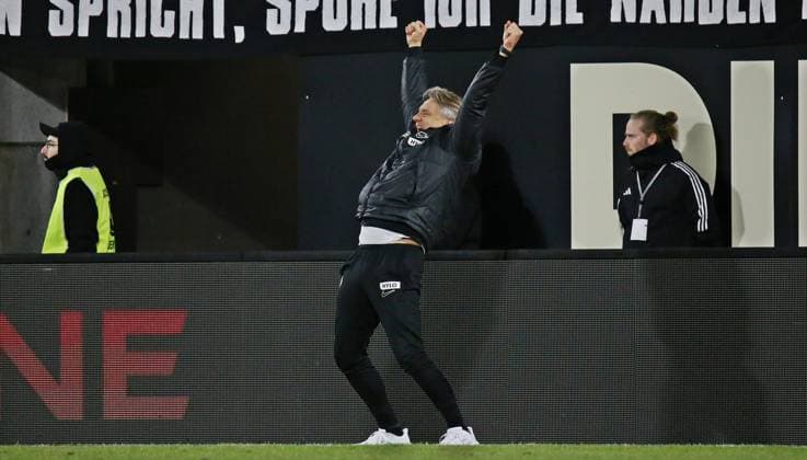 06 12 2024, xmohx, Soccer 2 Bundesliga, SV Elversberg 1 FC Nürnberg emspor, v l Coach Horst Steffen Elversberg celebrates the 2 1 victory of his team at the final whistle DFL DFB REGULATIONS PROHIBIT ANY USE OF PHOTOGRAPHS as IMAGE SEQUENCES and or QUASI VIDEO Elversberg