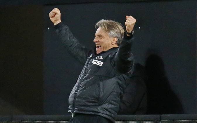 06 12 2024, xmohx, Soccer 2 Bundesliga, SV Elversberg 1 FC Nürnberg emspor, v l Coach Horst Steffen Elversberg celebrates the 2 1 victory of his team at the final whistle DFL DFB REGULATIONS PROHIBIT ANY USE OF PHOTOGRAPHS as IMAGE SEQUENCES and or QUASI VIDEO Elversberg