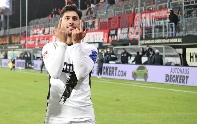 06 12 2024, xmohx, Soccer 2 Bundesliga, SV Elversberg 1 FC Nürnberg emspor, v l Elversberg cheered by Muhammed Damar the 2 1 DFL DFB REGULATIONS PROHIBIT ANY USE OF PHOTOGRAPHS as IMAGE SEQUENCES and or QUASI VIDEO Elversberg