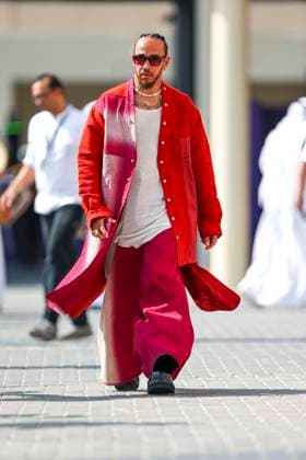 Lewis Hamilton of Great Britain and Mercedes AMG Petronas F1 Team gestures arriving in the paddock, Qualifying, F1 Grand Prix of Abu Dhabi, Yas Marina Circuit on 07 December 2024 in Abu Dhabi, United Arab Emirates Photo by Diogo Cardoso DeFodi Images Lewis Hamilton of Great Britain and Mercedes AMG Petronas F1 Team gestures arriving in the paddock, Qualifying, F1 Grand Prix of Abu Dhabi, Yas Marina Circuit on December 7, 2024 in Abu Dhabi, United Arab Emirates Photo by Diogo Cardoso DeFodi Images Defodi 645 f1abu20241207 007 Defodi-645