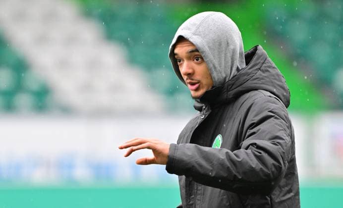 07 12 2024 Football Season 2024 2025 2 Football Bundesliga 15 Matchday SpVgg Greuther Fürth Kleeblatt Hertha BSC Berlin Sportfoto Zink MeZi xmexzix DFL regulations prohibit any use of photographs as image sequences and or quasi video only for editorial use 05 12 2024 Handball 1 Bundesliga DAIKIN HBL Season 2024 2025 14 Matchday HC Erlangen Metropolregion Nürnberg HCE SG BB Bietigheim DaMa xdaxmax Maximilian Solomon Dietz 33, SpVgg Greuther Fürth before the start of the match