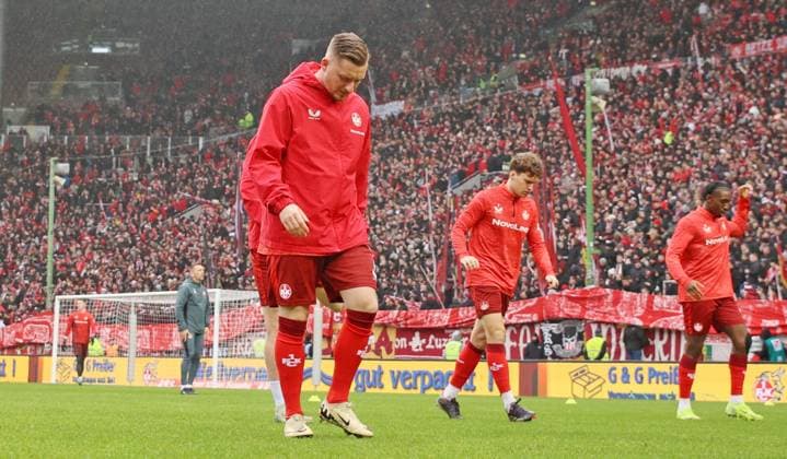 07 12 2024, xmohx, Soccer 2 Bundesliga, 1 FC Kaiserslautern Karlsruher SC emspor, v l Marlon Ritter Kaiserslautern DFL DFB REGULATIONS PROHIBIT ANY USE OF PHOTOGRAPHS as IMAGE SEQUENCES and or QUASI VIDEO Kaiserslautern