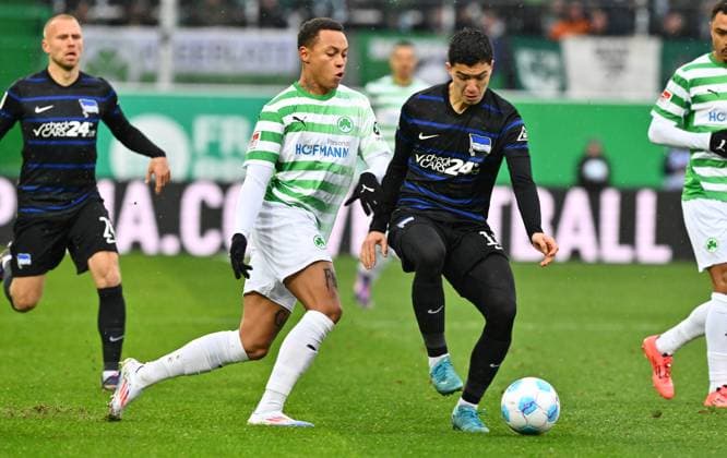 07 12 2024 Soccer Season 2024 2025 2 Soccer Bundesliga 15 Matchday SpVgg Greuther Fürth Kleeblatt Hertha BSC Berlin Sportfoto Zink xwoxzix DFL regulations prohibit any use of photographs as image sequences and or quasi video only for editorial use Roberto Massimo 11, SpVgg Greuther Fürth Ibrahim Maza 10, Hertha BSC Berlin