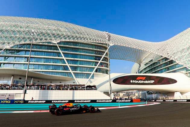 Max Verstappen of the Netherlands and Oracle Red Bull Racing in action, Qualifying, F1 Grand Prix of Abu Dhabi, Yas Marina Circuit on 07 December 2024 in Abu Dhabi, United Arab Emirates Photo by Diogo Cardoso DeFodi Images Max Verstappen of the Netherlands and Oracle Red Bull Racing in action on track FP3, Qualifying, F1 Grand Prix of Abu Dhabi, Yas Marina Circuit on December 7, 2024 in Abu Dhabi, United Arab Emirates Photo by Diogo Cardoso DeFodi Images Defodi 645 f1abu20241207 082 Defodi-645