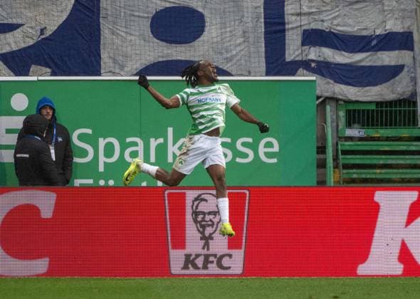 Soccer, Men, Season 2024 2025, 2 Bundesliga 15 Matchday , SpVgg Greuther Fürth Hertha BSC, Noel Futkeu Greuther Fürth , Cheering after goal to 1 1, 07 12 2024, Copyright: xMatthiasxKochx