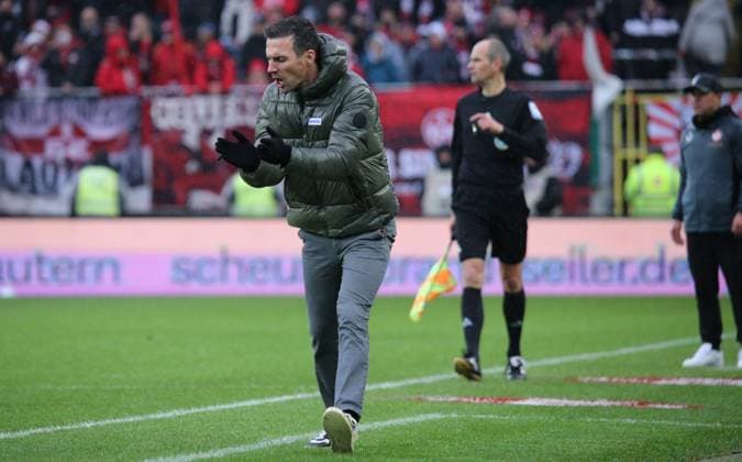 07 12 2024, xmohx, Fußball 2 Bundesliga, 1 FC Kaiserslautern Karlsruher SC emspor, v l Trainer Christian Eichner karlsruhe DFL DFB REGULATIONS PROHIBIT ANY USE OF PHOTOGRAPHS as IMAGE SEQUENCES and or QUASI VIDEO Kaiserslautern