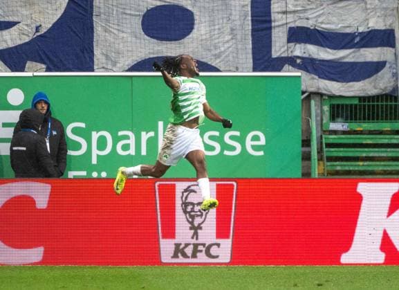 Soccer, Men, Season 2024 2025, 2 Bundesliga 15 Matchday , SpVgg Greuther Fürth Hertha BSC, Noel Futkeu Greuther Fürth , Cheering after goal to 1 1, 07 12 2024, Copyright: xMatthiasxKochx