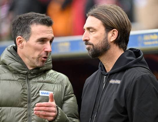 Soccer 2 Bundesliga Season 2024 25 1 FC Kaiserslautern 07 12 2024 Fritz Walter Stadion 1 FC Kaiserslautern fck Karlsruher SC ksc Coach Christian EICHNER Karlsruher SC , li Thomas HENGEN fck 1 FC Kaiserslautern