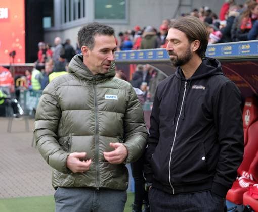 Soccer 2 Bundesliga Season 2024 25 1 FC Kaiserslautern 07 12 2024 Fritz Walter Stadion 1 FC Kaiserslautern fck Karlsruher SC ksc Coach Christian EICHNER Karlsruher SC , li Thomas HENGEN fck 1 FC Kaiserslautern