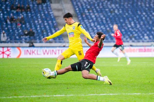 07 12 2024 Soccer, 2024 2025, 2 Bundesliga, Matchday 15, Hannover 96 SSV Ulm 1846 L R Aaron Keller Ulm , Jessic Ngankam Hannover DFL REGULATIONS PROHIBIT ANY USE OF PHOTOGRAPHS AS IMAGE SEQUENCES AND OR QUASI VIDEO Hannover Lower Saxony Germany Heinz von Heiden Arena