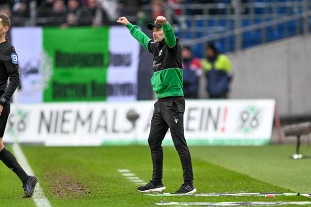 2 Bundesliga Hannover 06 SSV Ulm 1846 on 07 12 2024 at the HDI Arena in Hannover Coach Stefan Leitl Hannover 96 celebrates after scoring the goal to make it 3 2 MT