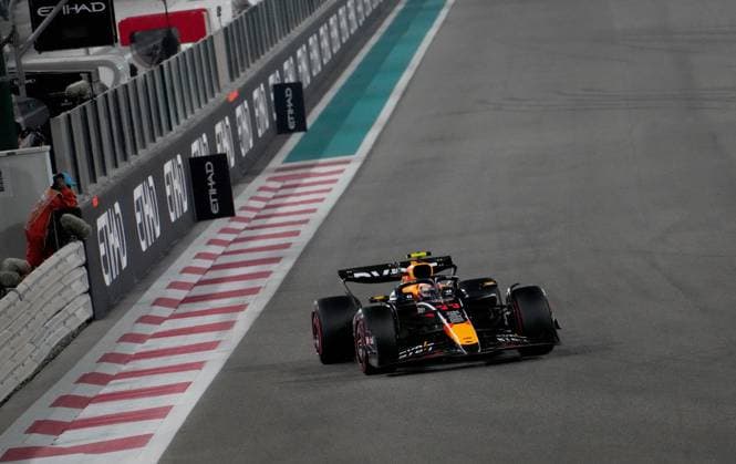 07 12 2024, Yas Marina Circuit, Abu Dhabi, Formula 1 Etihad Airways Abu Dhabi Grand Prix 2024 , in the picture Sergio Perez MEX , Oracle Red Bull Racing Photo by Hasan Bratic DeFodi Images Defodi 506 20241207 hbr 5508 Defodi-506
