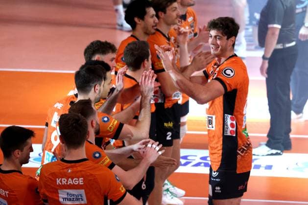 DEU, DVV, 1 VBL, BR Volleys vs Lueneburg, 07 12 2024, Max Schmeling Halle, Berlin, DEU, DVV, 1 VBL, BR Volleys vs Lueneburg, in the picture BR Volleys player circle, Tobias Krick BR Volleys 21 Photo Juergen Engler nordphoto GmbH nordphotoxGmbHx xEngler nph00076